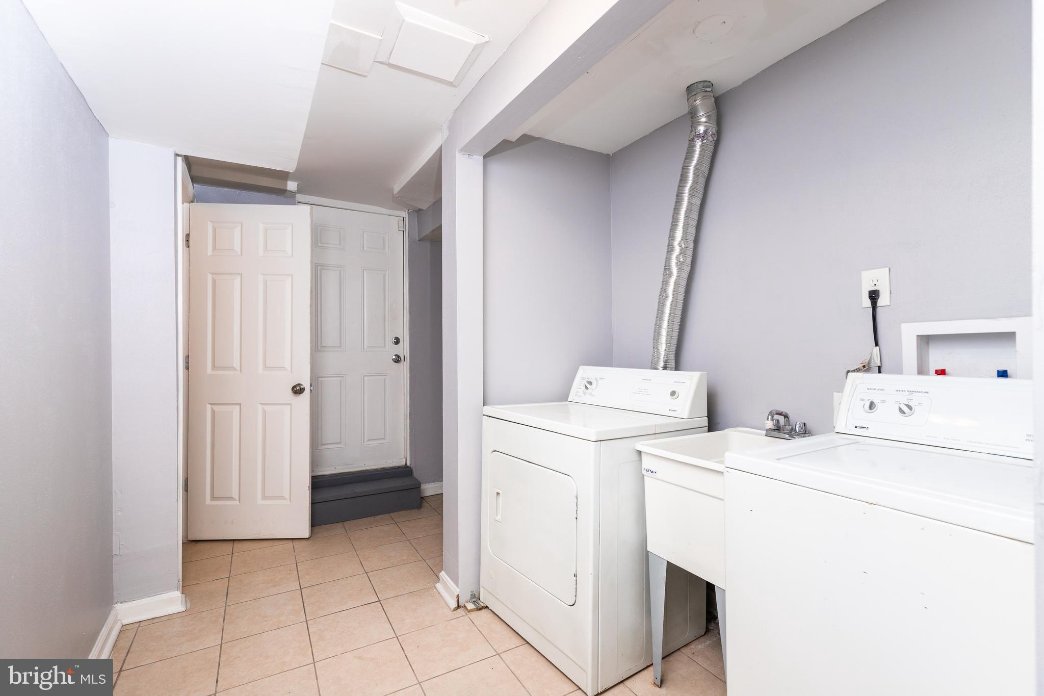 WEST HILLS - Residential