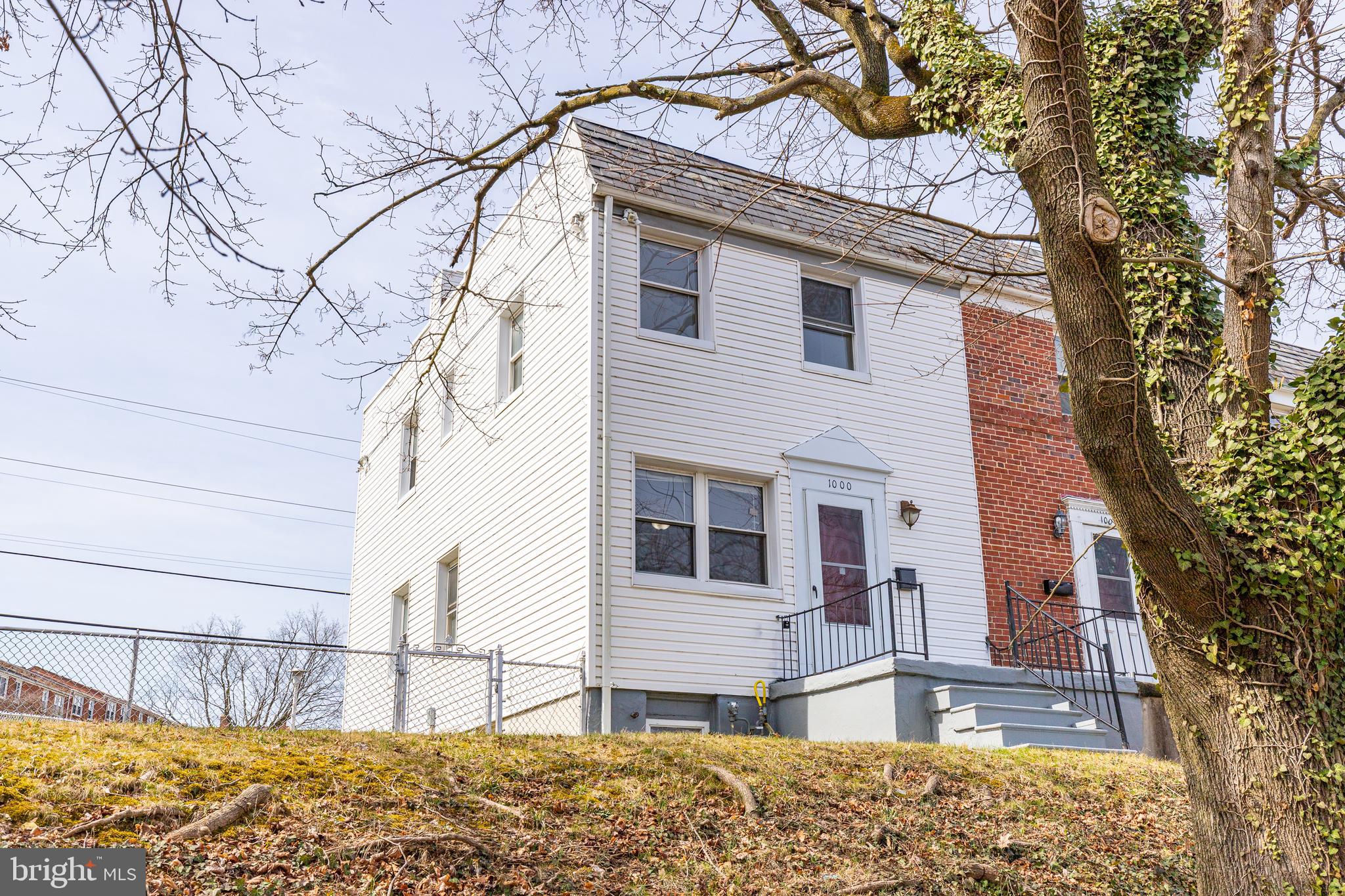 WEST HILLS - Residential