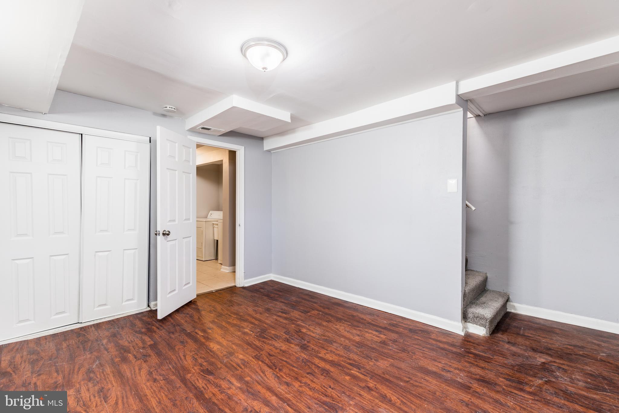 WEST HILLS - Residential