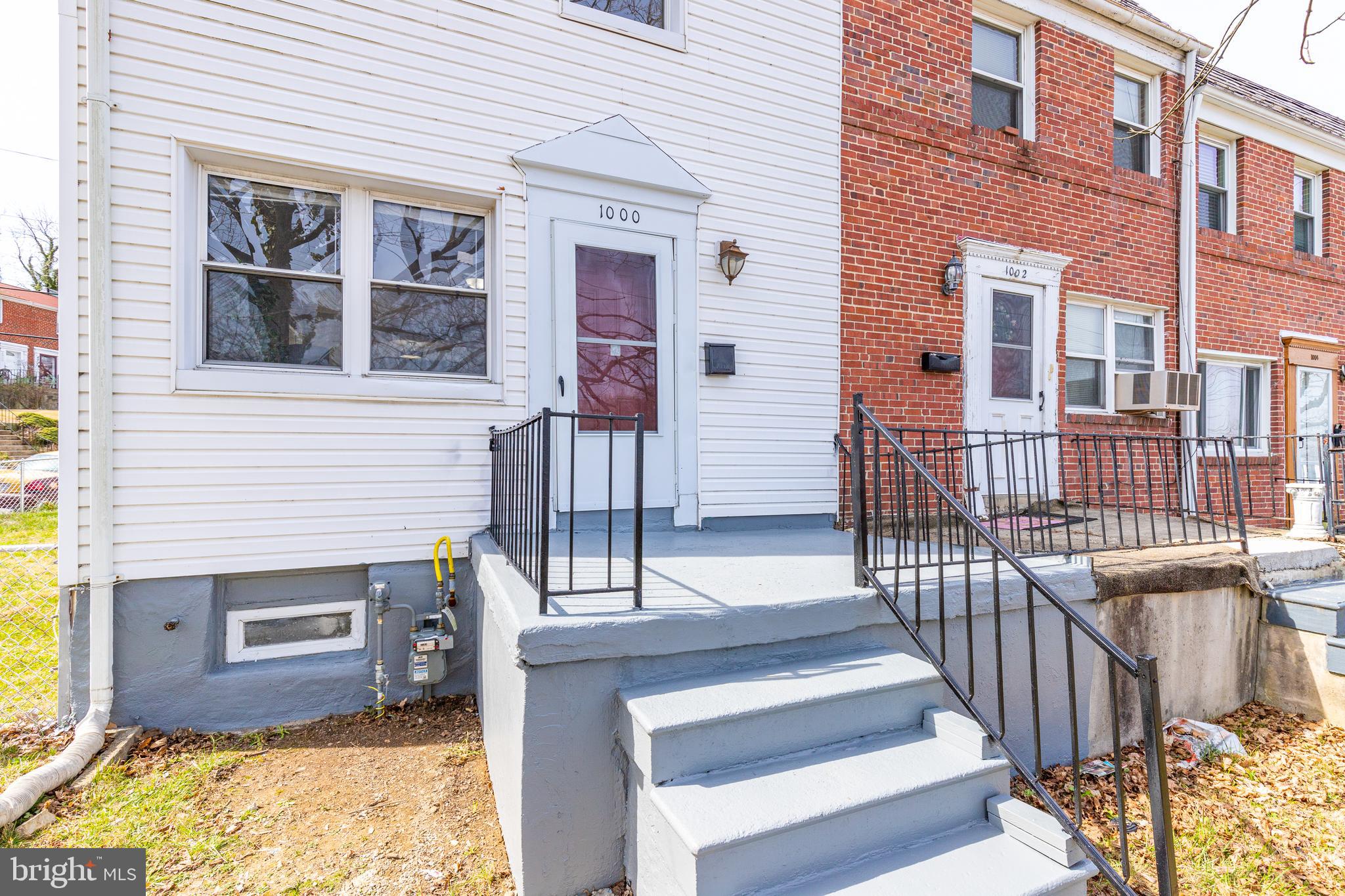 WEST HILLS - Residential