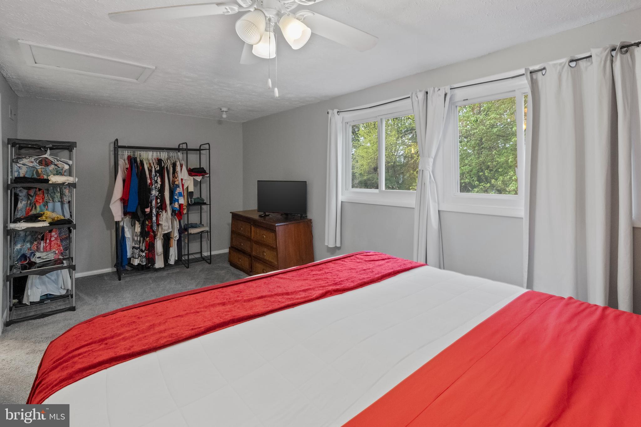 QUEEN ANNE VILLAGE - Residential