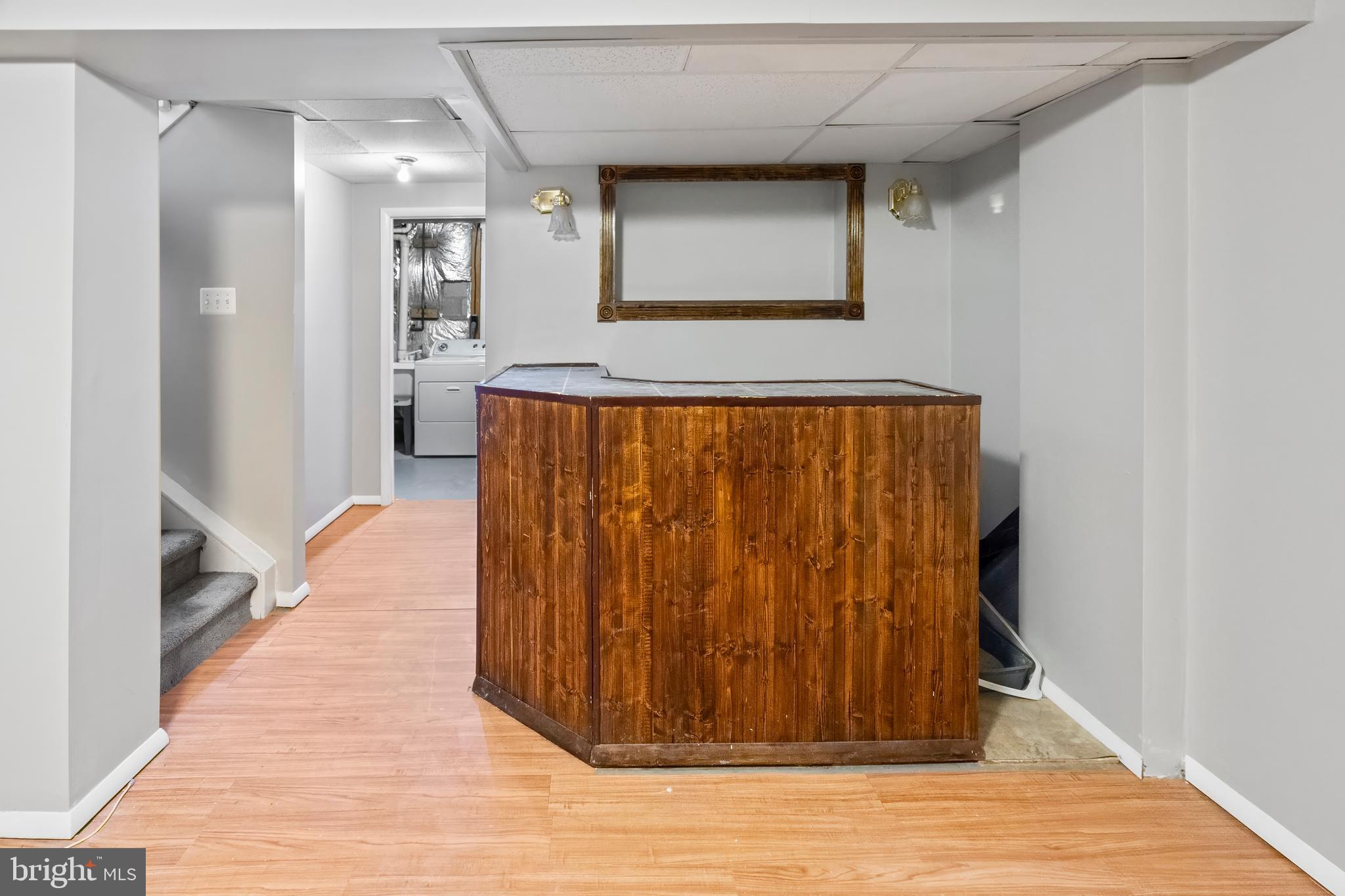 QUEEN ANNE VILLAGE - Residential