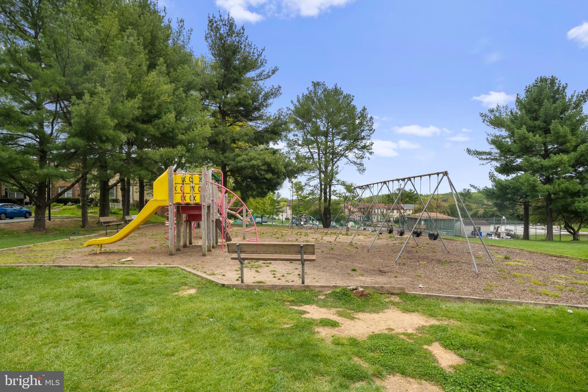 QUEEN ANNE VILLAGE - Residential