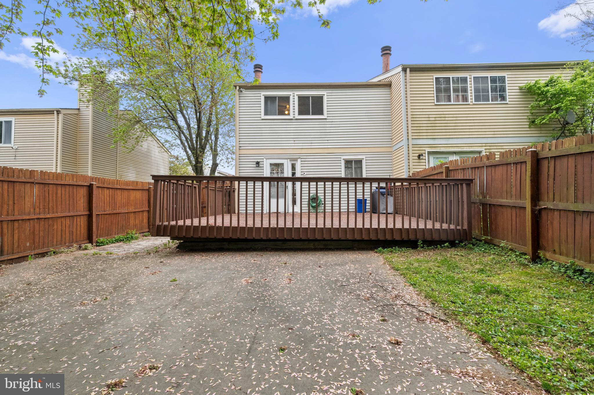 QUEEN ANNE VILLAGE - Residential