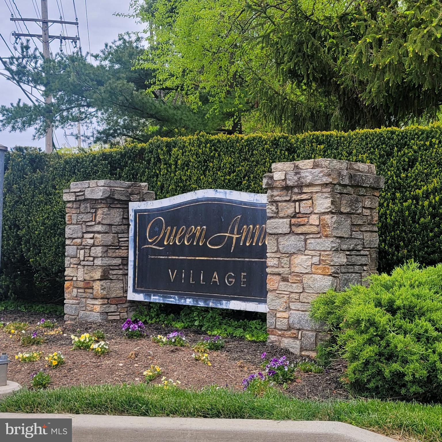 QUEEN ANNE VILLAGE - Residential