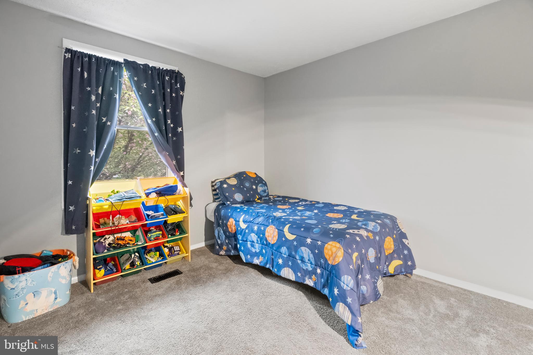 QUEEN ANNE VILLAGE - Residential