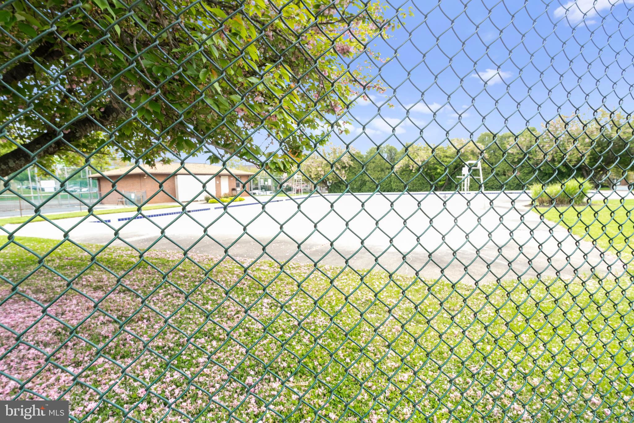 QUEEN ANNE VILLAGE - Residential