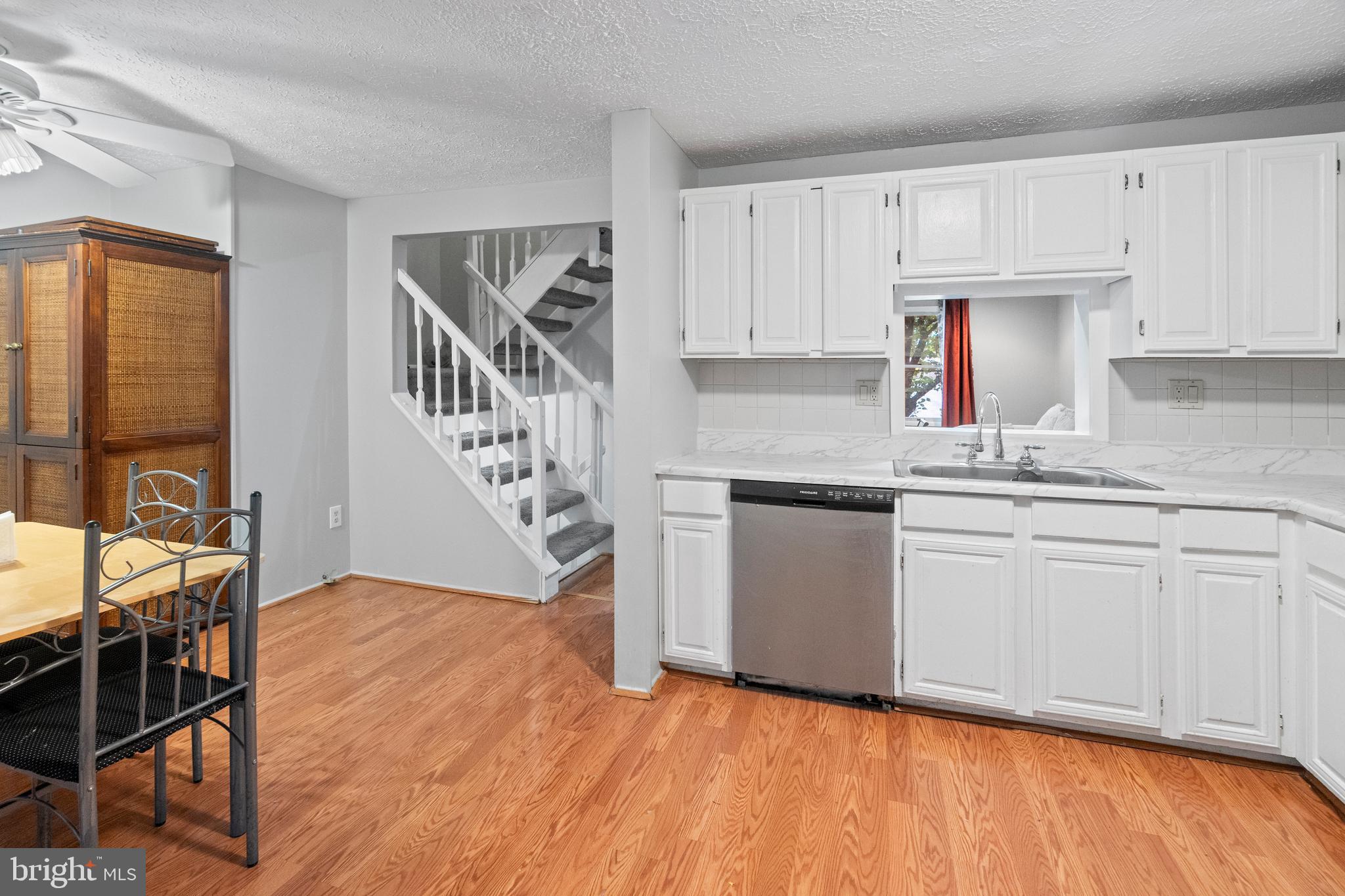 QUEEN ANNE VILLAGE - Residential