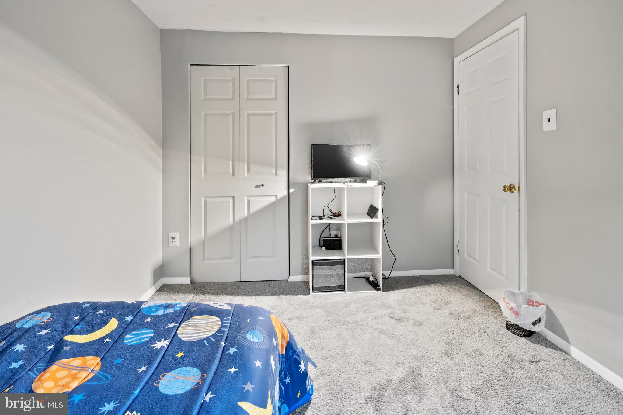 QUEEN ANNE VILLAGE - Residential