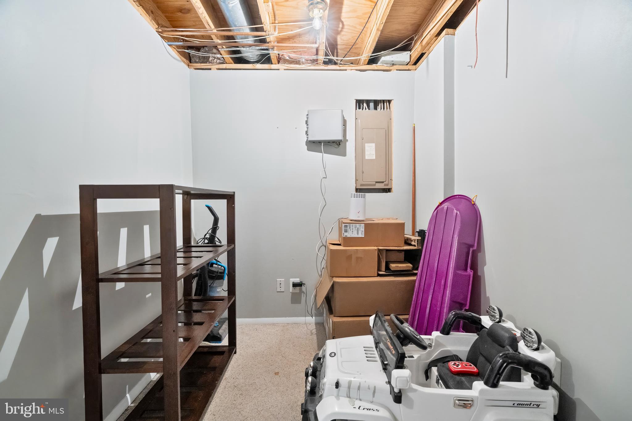 QUEEN ANNE VILLAGE - Residential