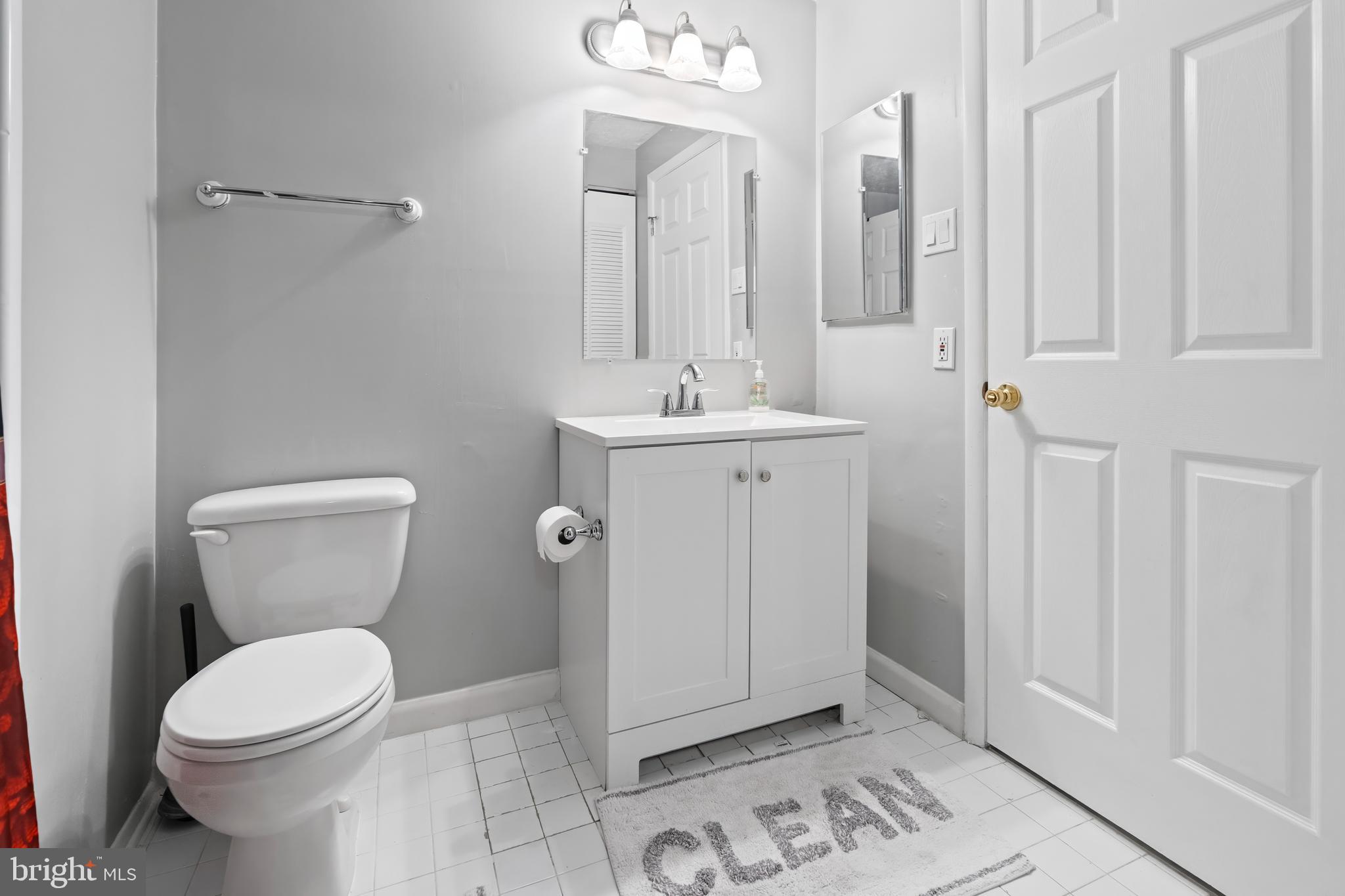 QUEEN ANNE VILLAGE - Residential