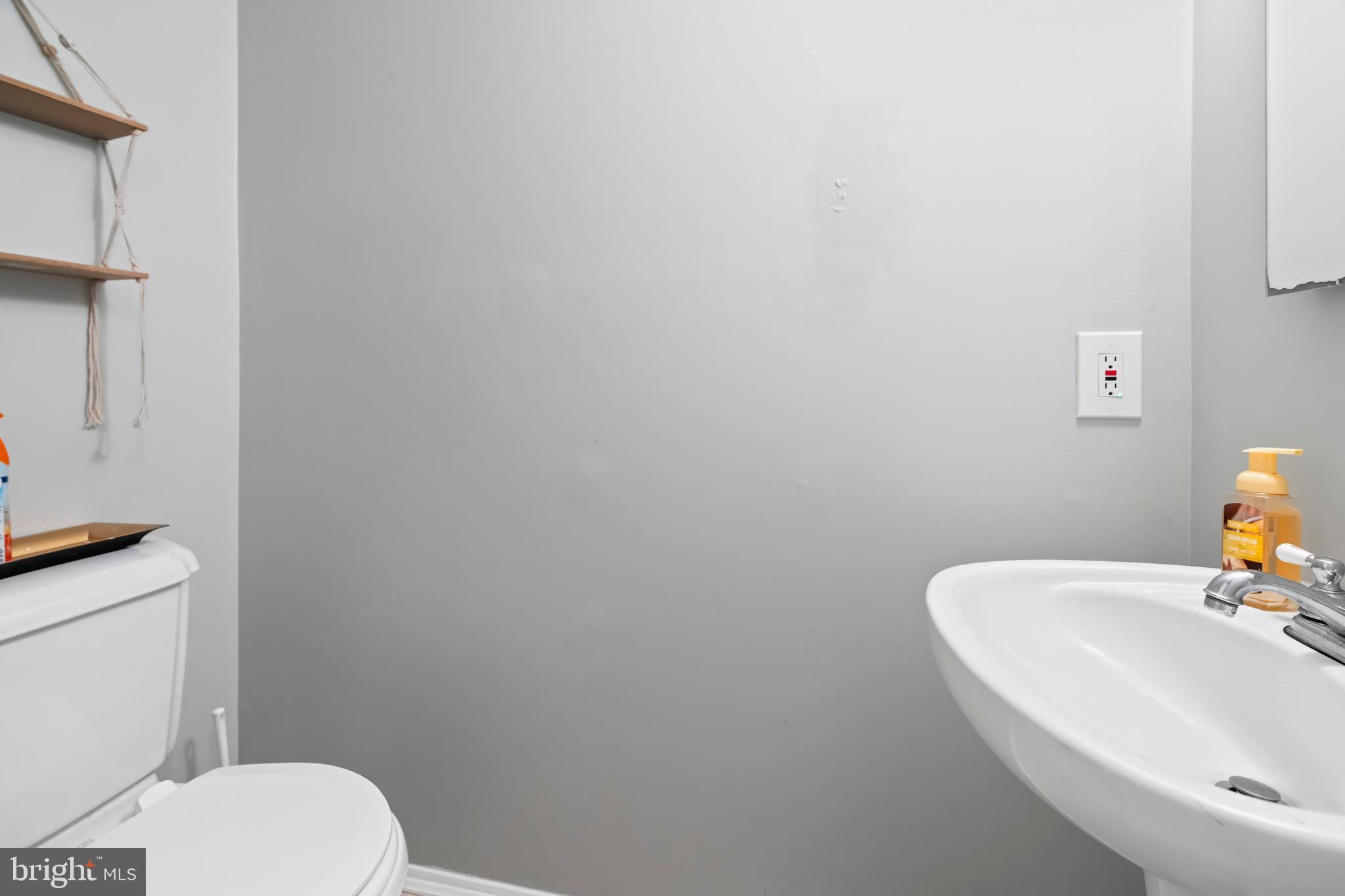 QUEEN ANNE VILLAGE - Residential