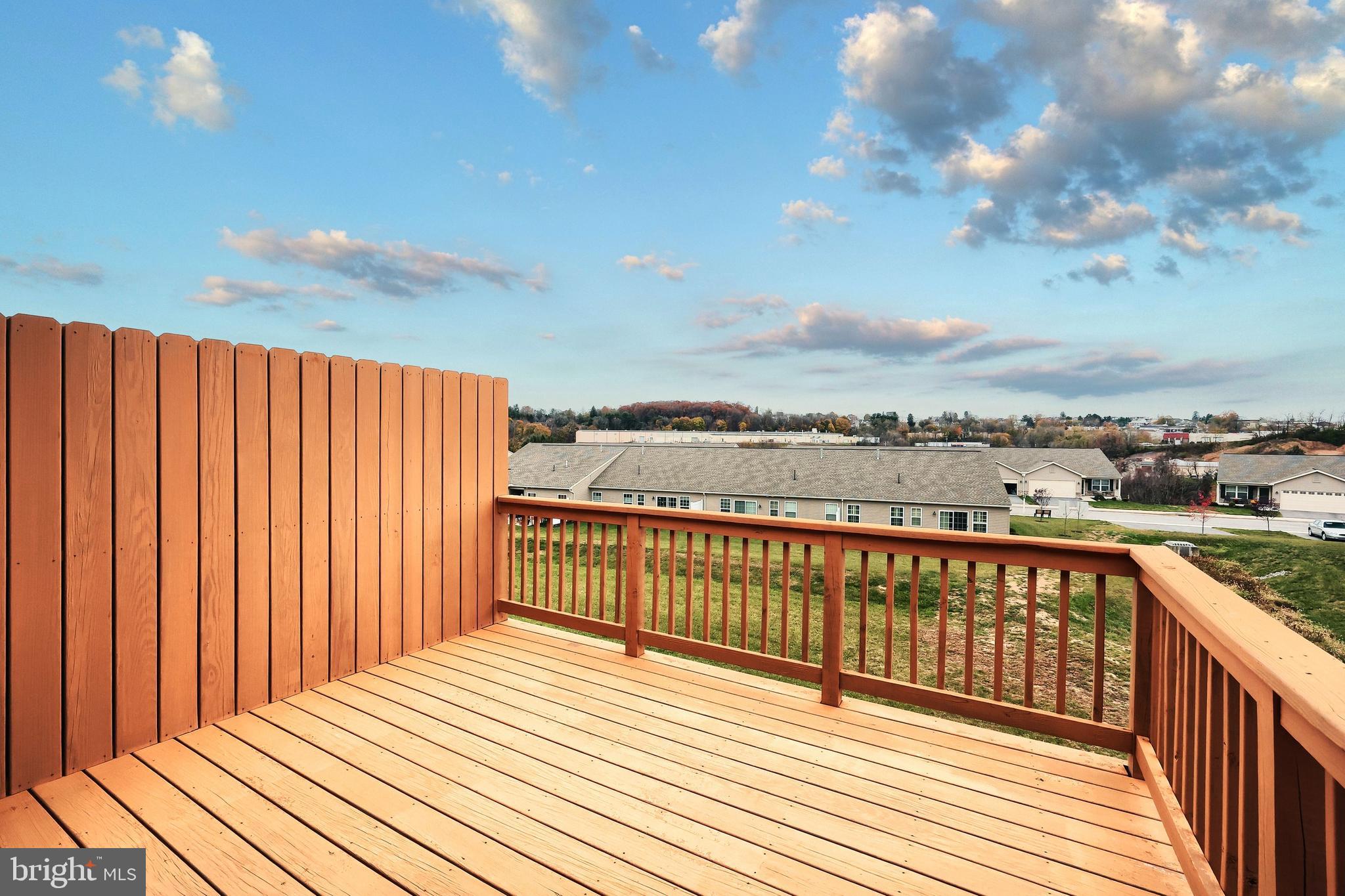 THE PADDOCK @ EQUINE MEADOWS - Residential