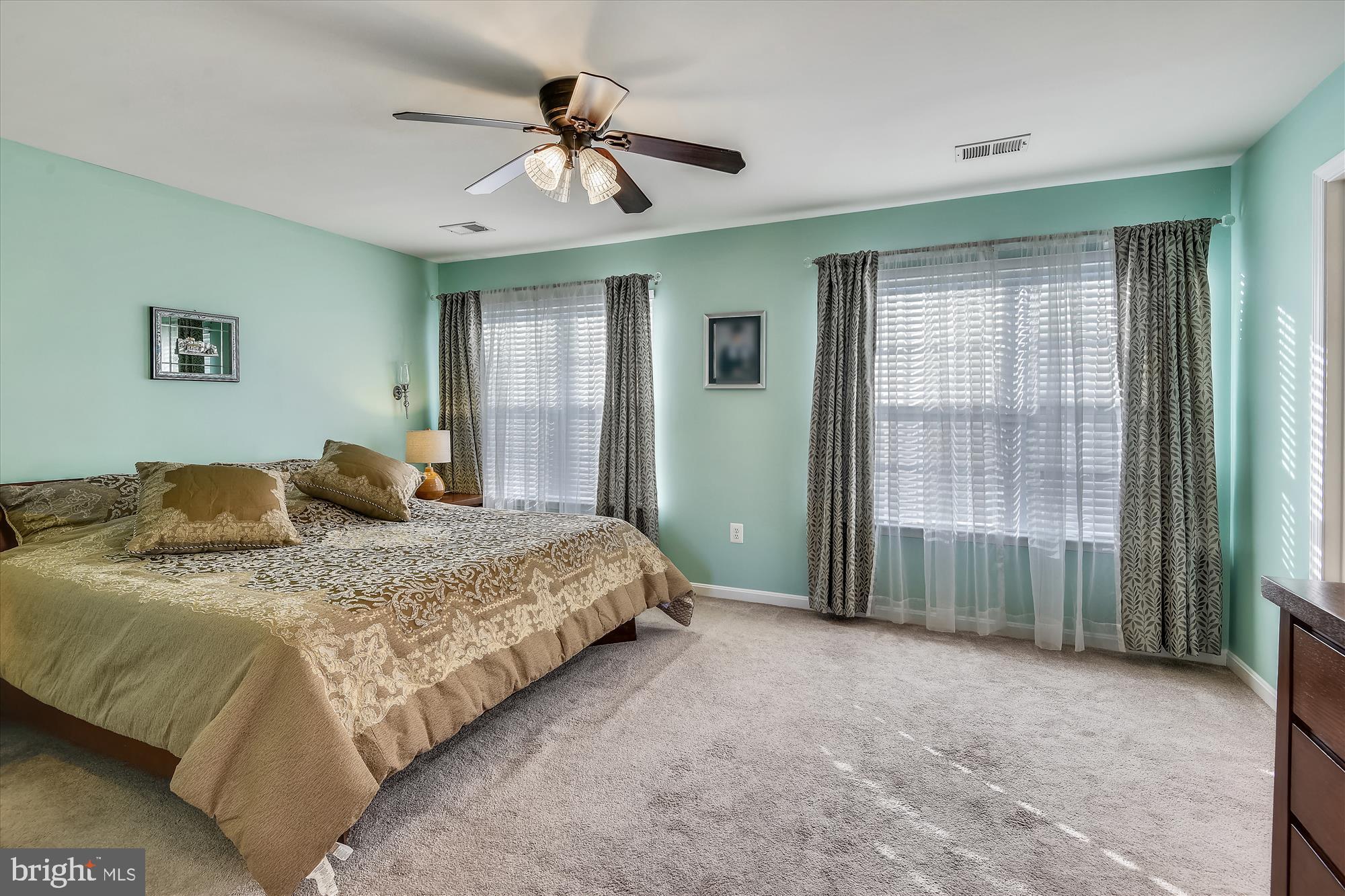 BROADLANDS - Residential