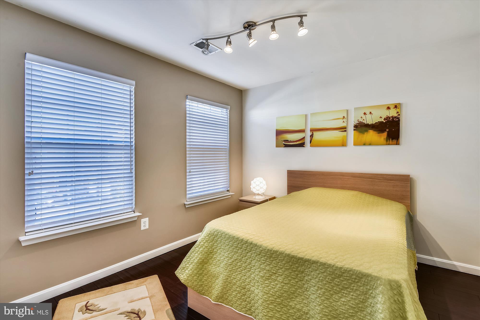 BROADLANDS - Residential