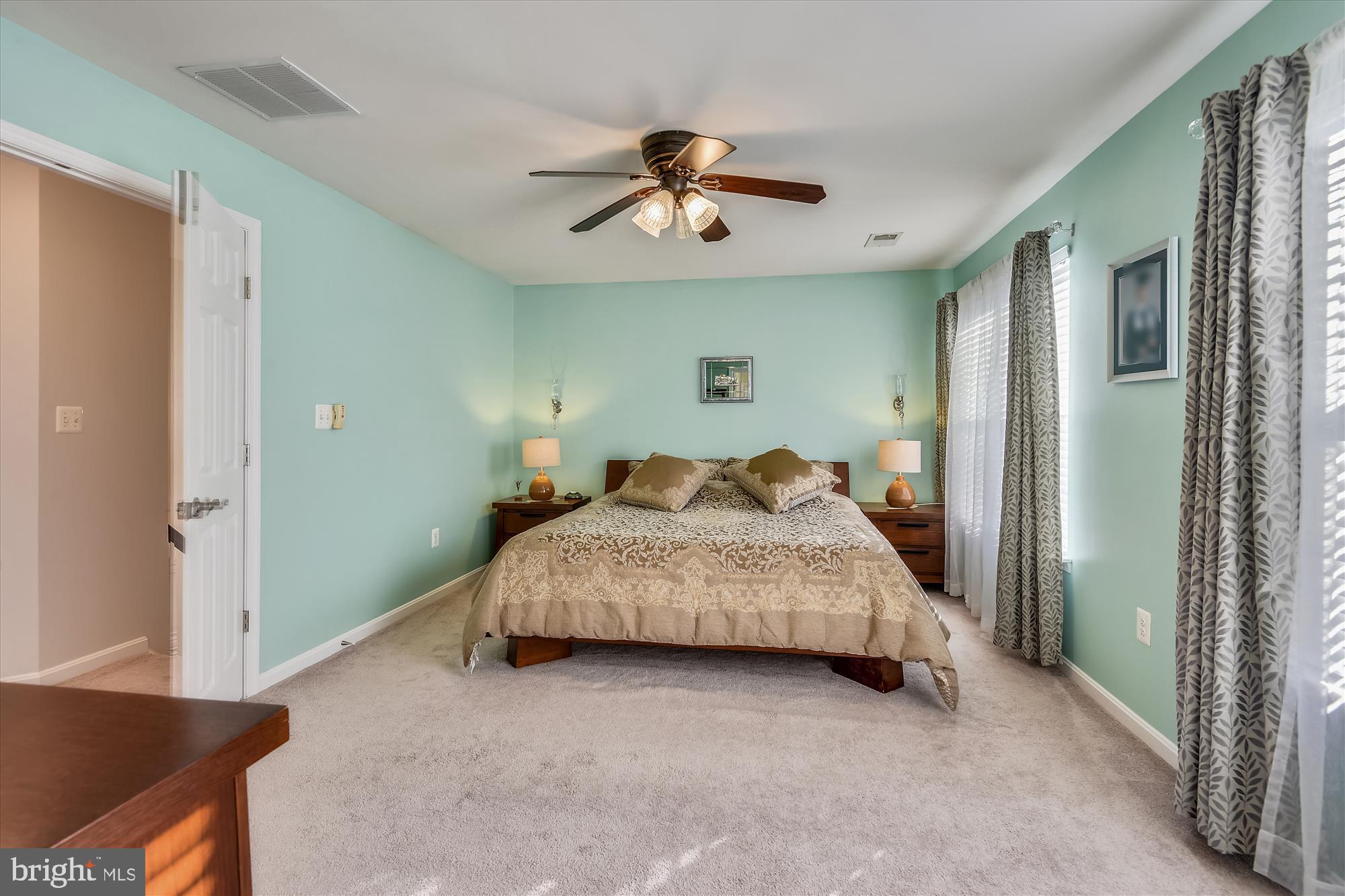 BROADLANDS - Residential