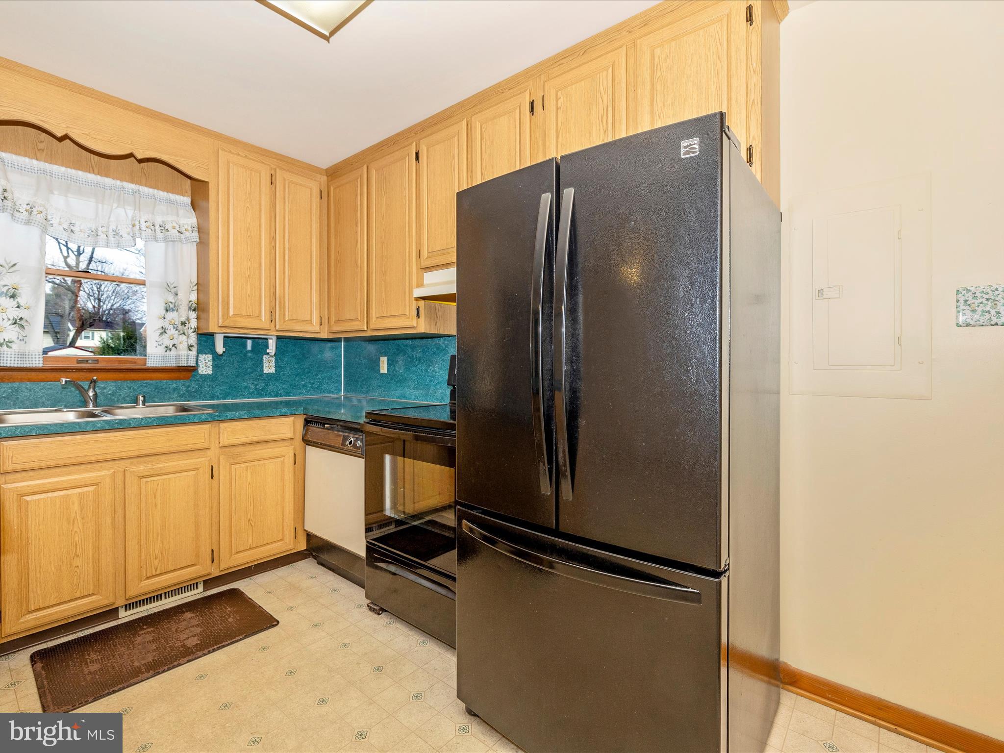 POTOMAC MANOR - Residential