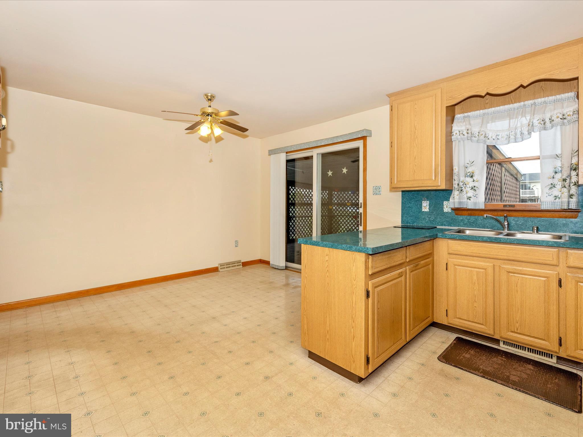 POTOMAC MANOR - Residential