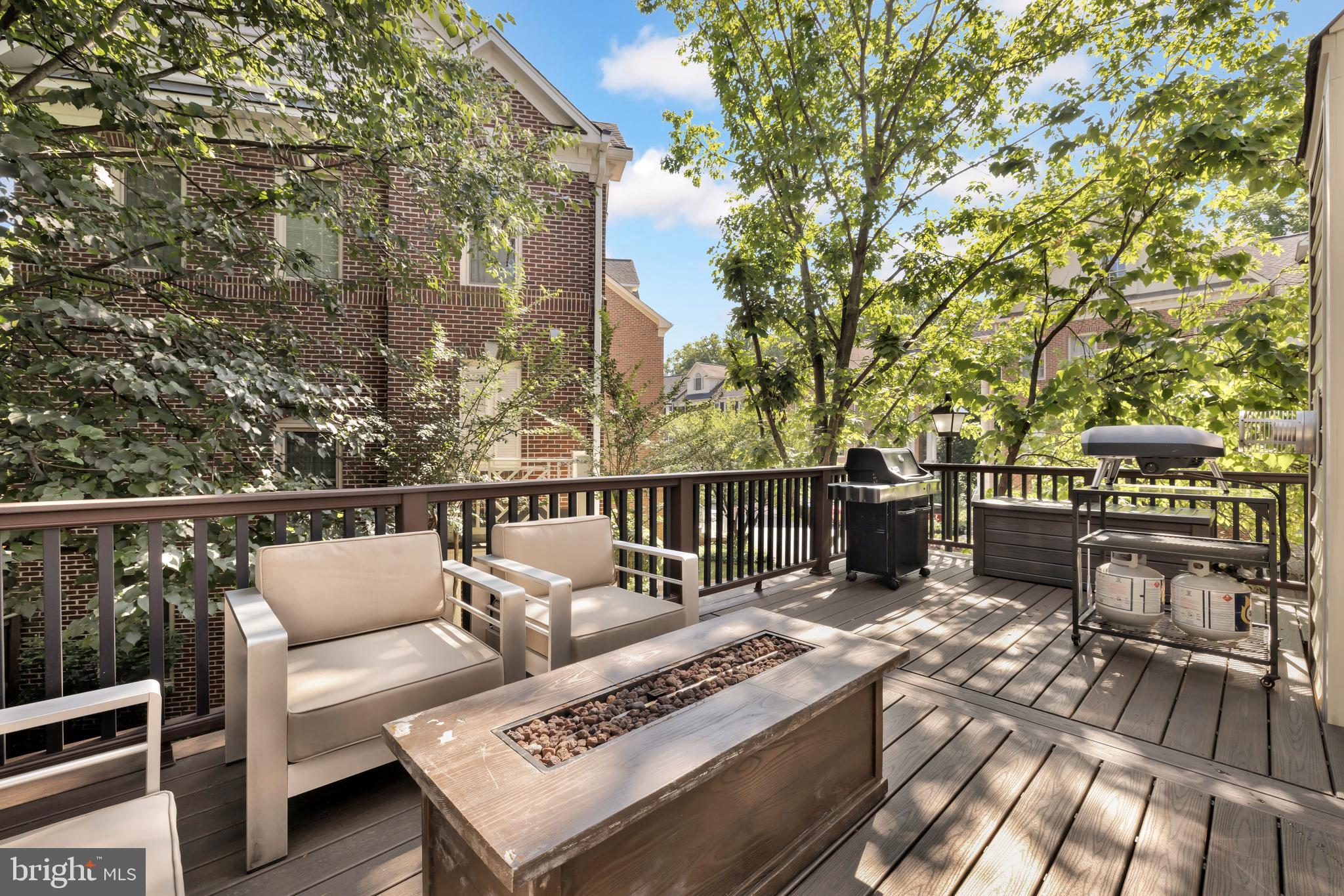 REES ESTATE - Residential