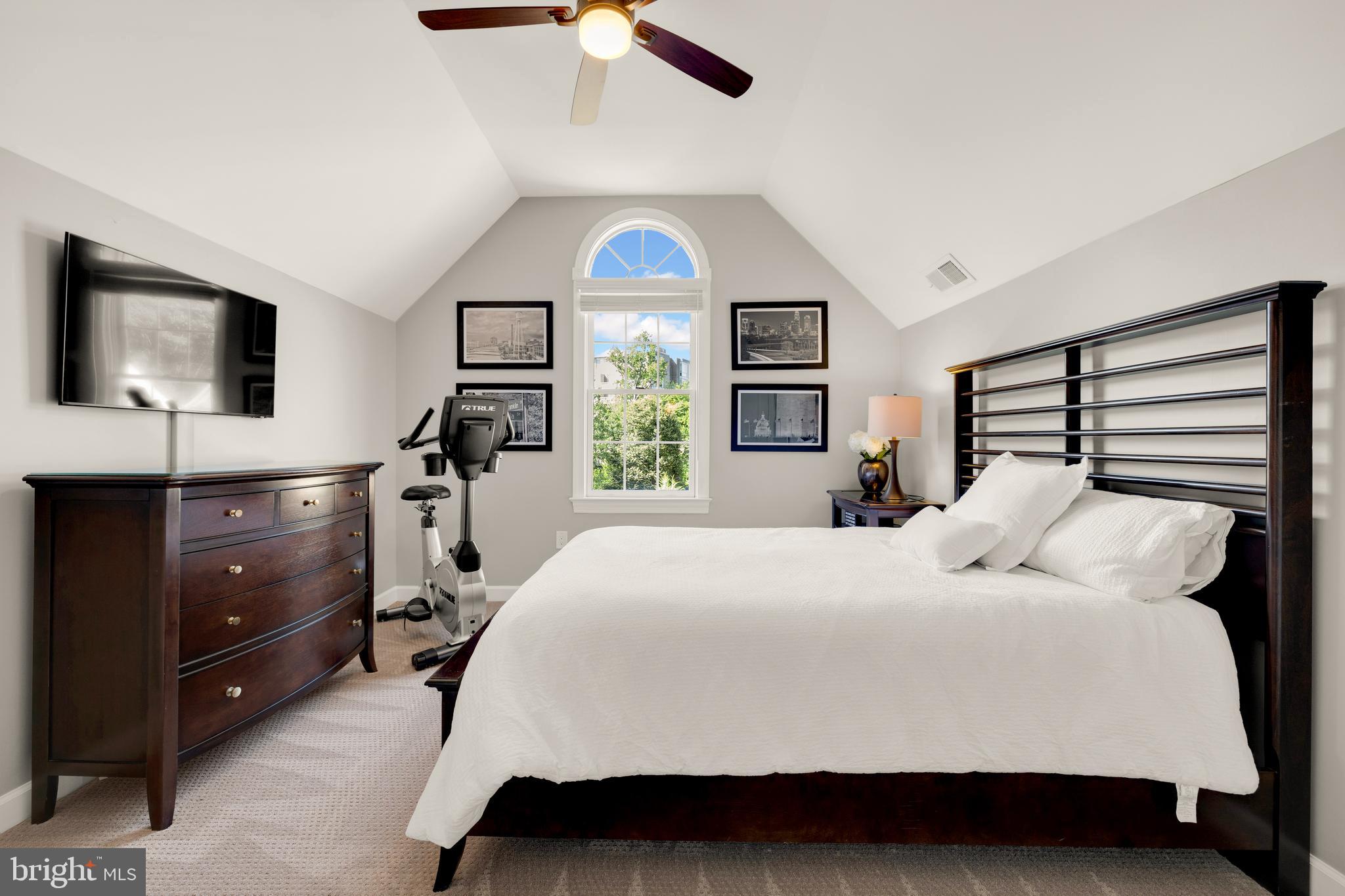 REES ESTATE - Residential