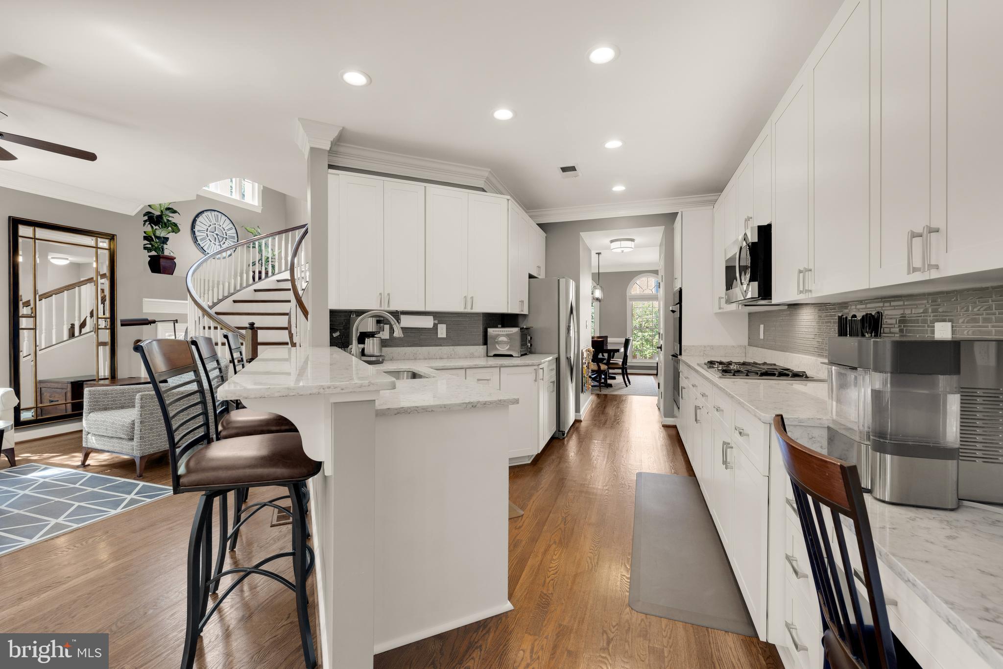 REES ESTATE - Residential