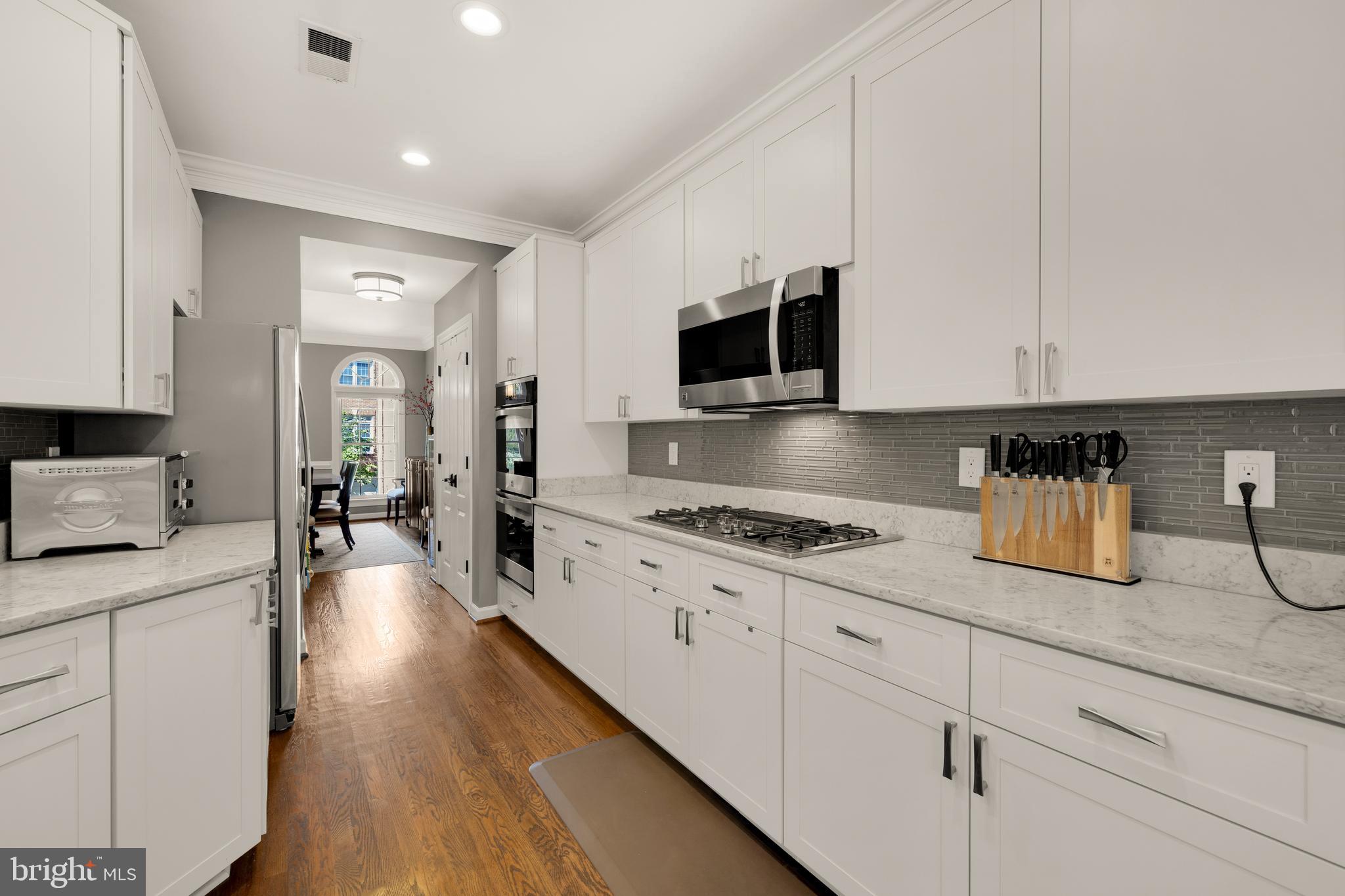 REES ESTATE - Residential