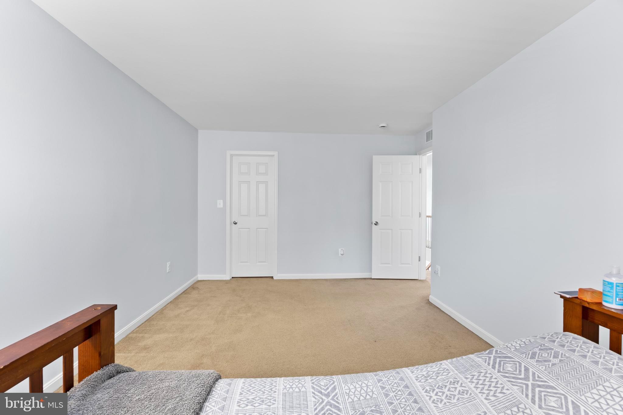 EAGLES POINTE - Residential