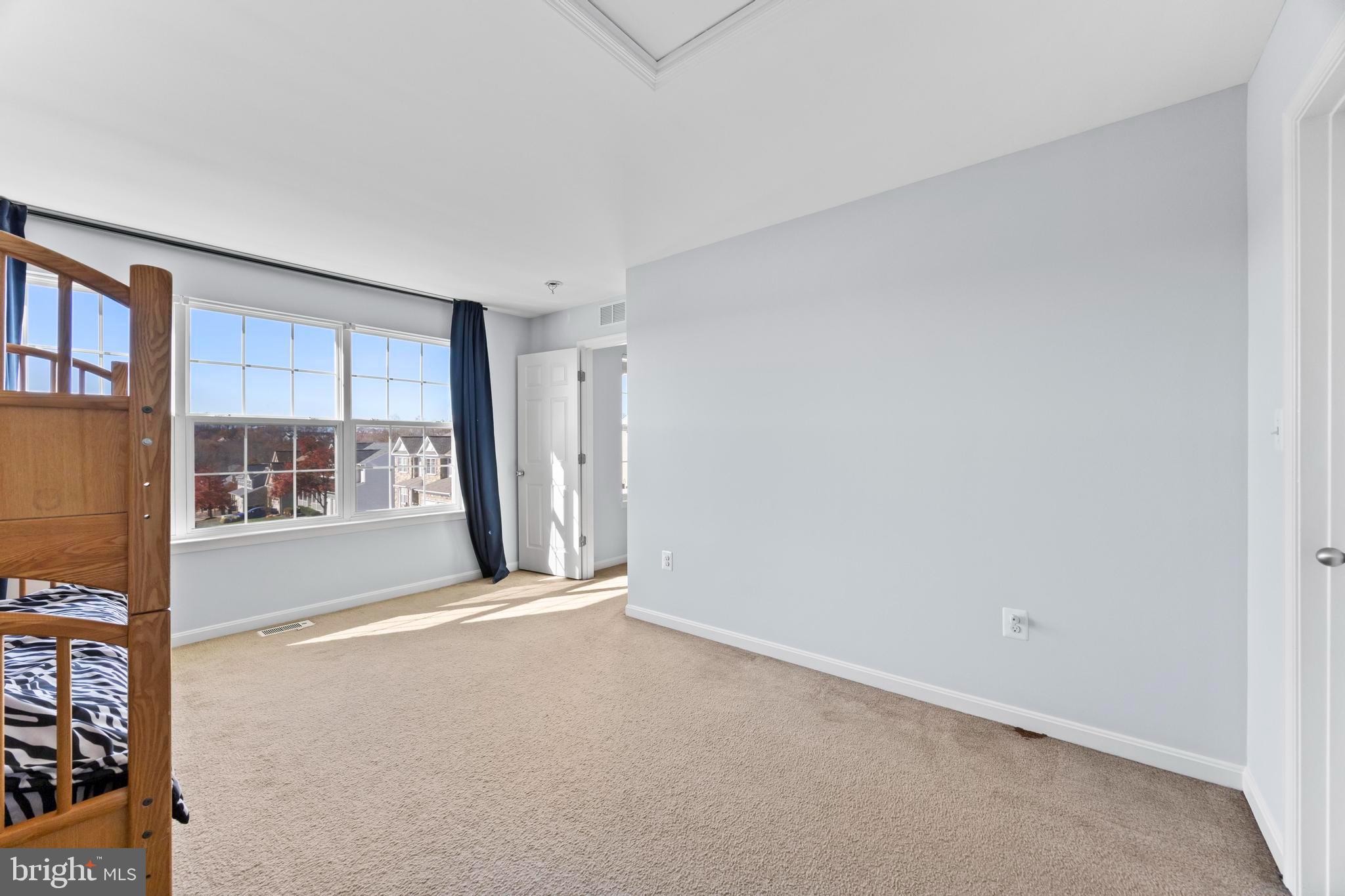 EAGLES POINTE - Residential