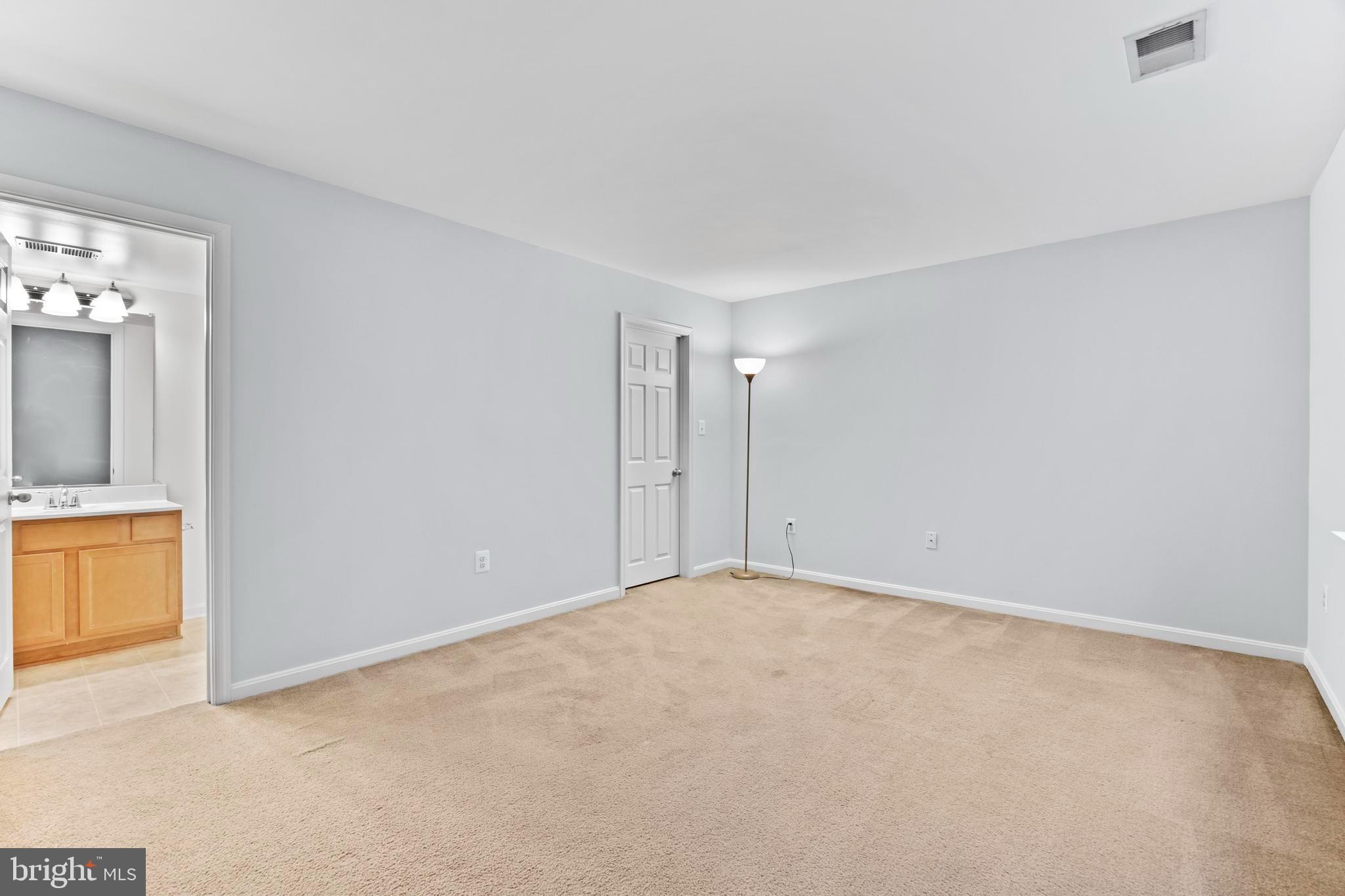 EAGLES POINTE - Residential