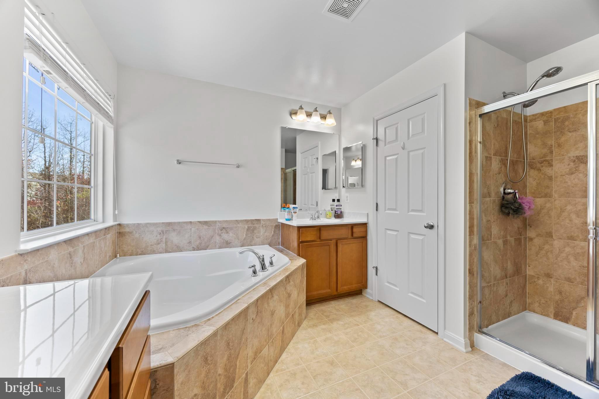 EAGLES POINTE - Residential