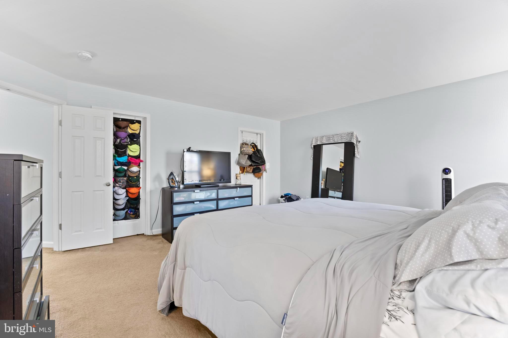 EAGLES POINTE - Residential