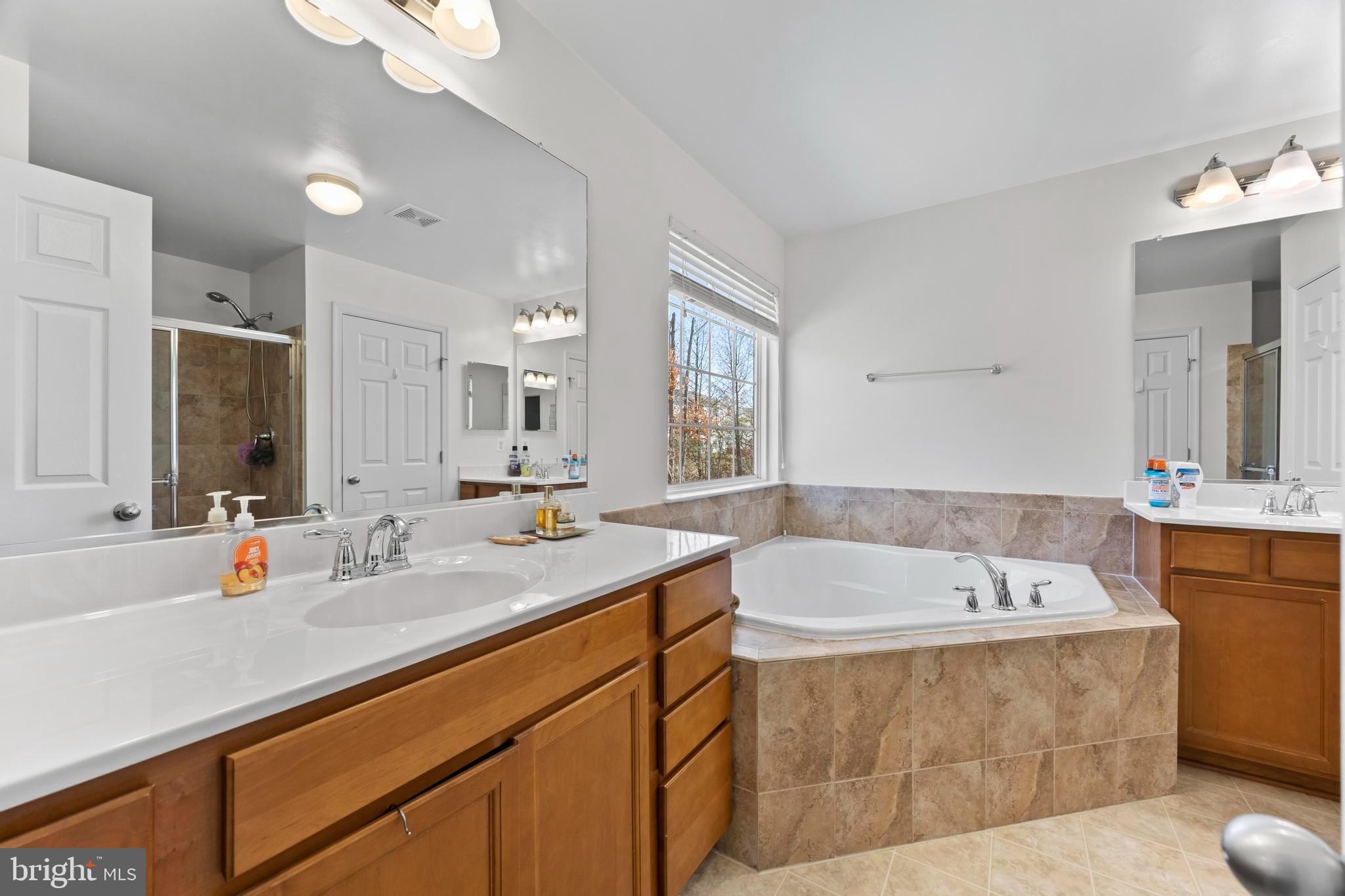 EAGLES POINTE - Residential