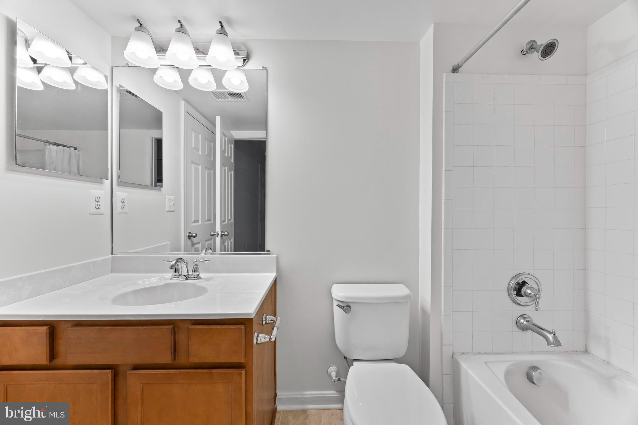 EAGLES POINTE - Residential