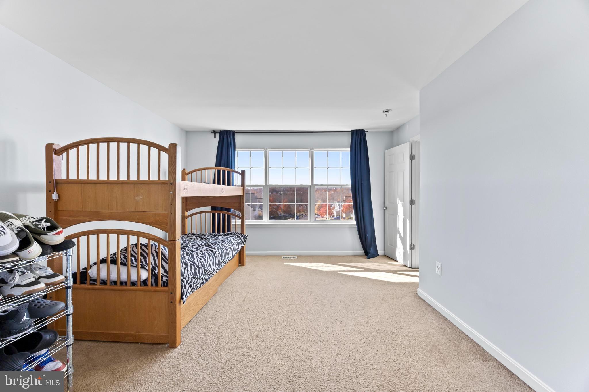 EAGLES POINTE - Residential