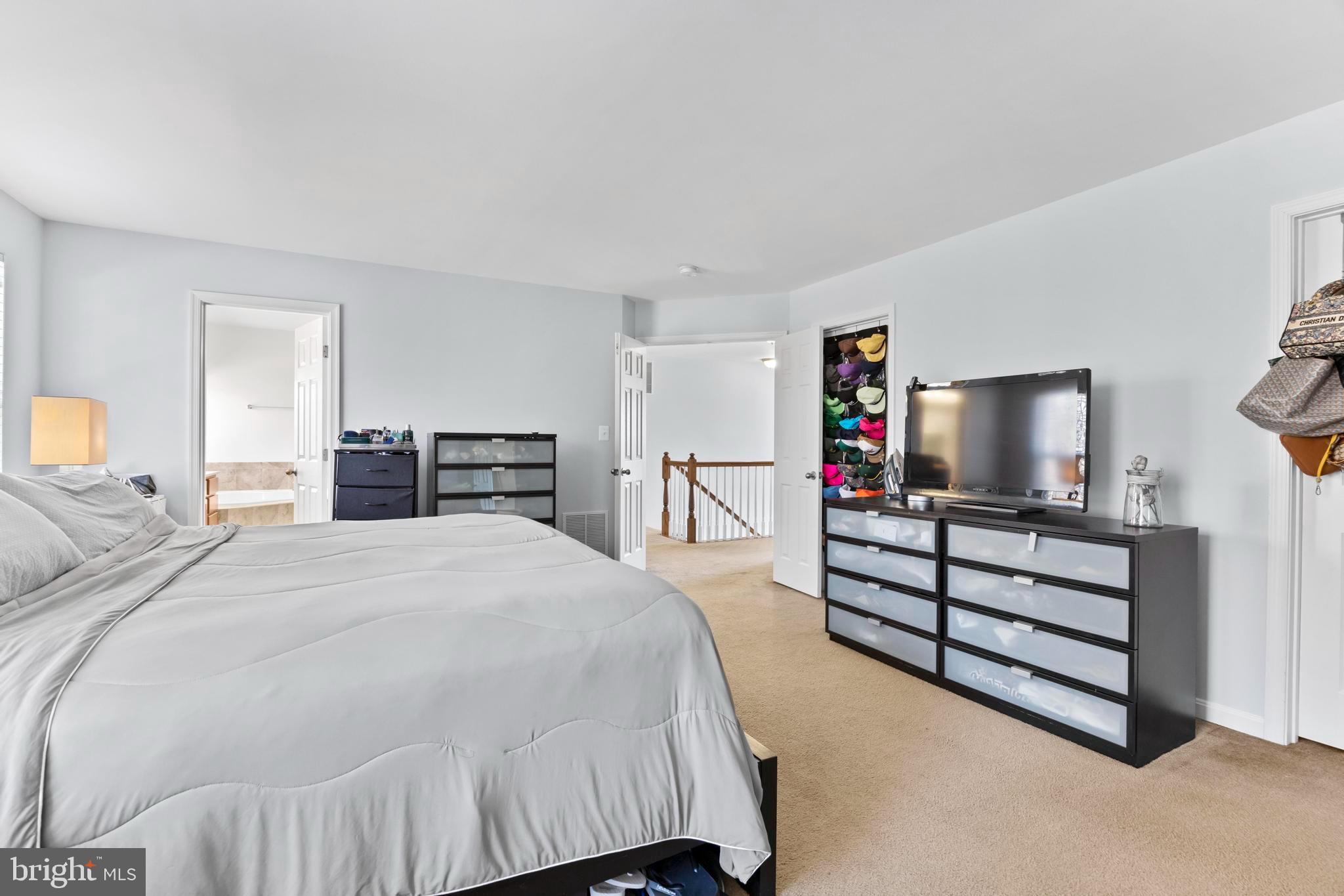 EAGLES POINTE - Residential