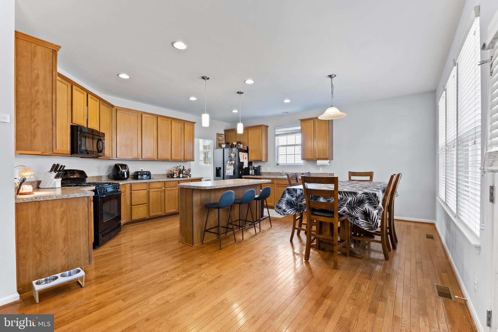 EAGLES POINTE - Residential