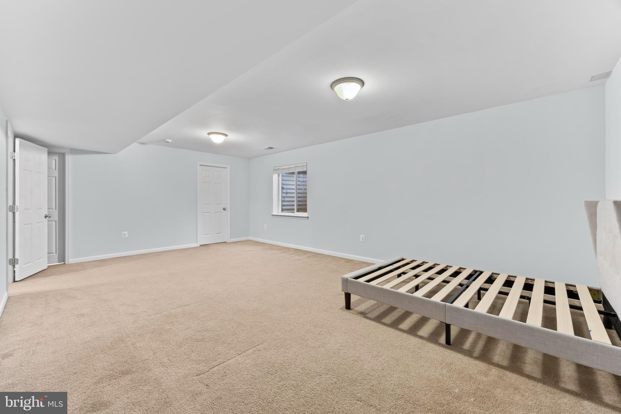 EAGLES POINTE - Residential