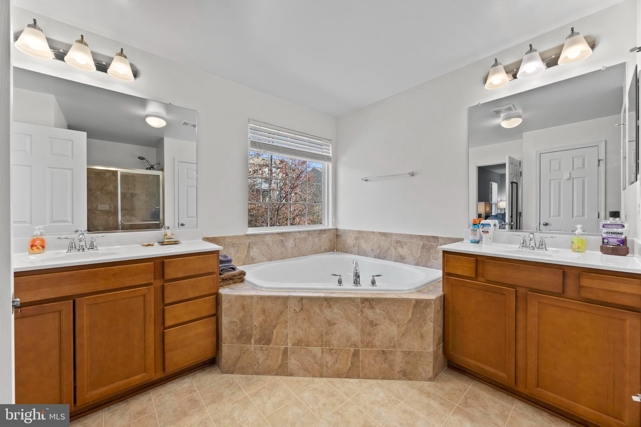 EAGLES POINTE - Residential