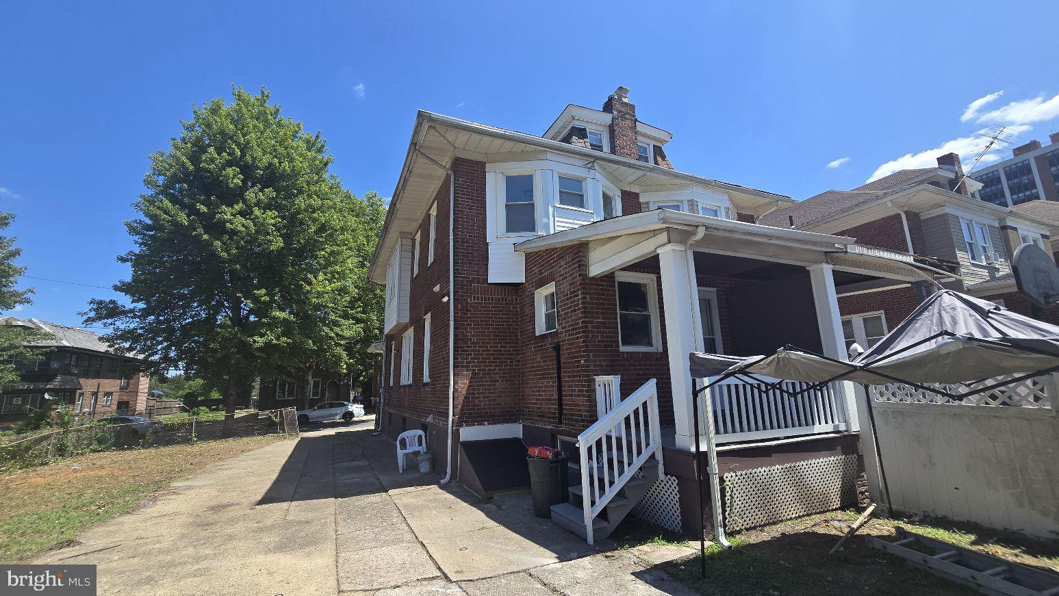 41 HOLLYWOOD AVENUE