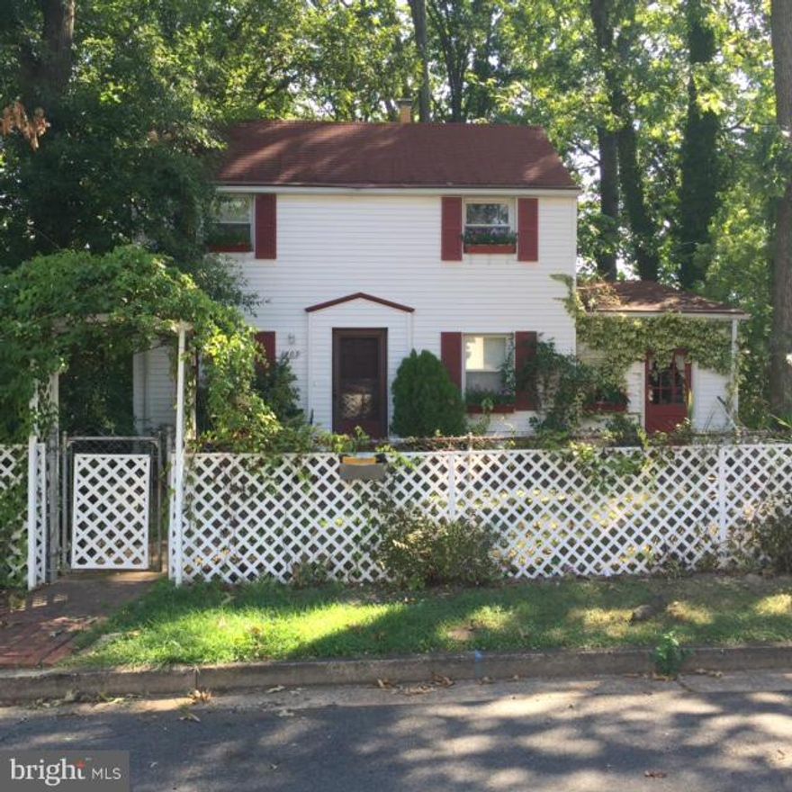 Back on market -  buyer money problems.  Classic colonial on quiet cul-de-sac; longtime owner; granite counters; family room addition off kitchen; newer upper bath remodel; central Arlington location near trails,restaurants, shopping.  Sold strictly AS IS.  Central heating, AC window units convey. Renovate/remodel. Prefer cash, no contingencies. Offers due Monday (10/3) 10:00 a.m.