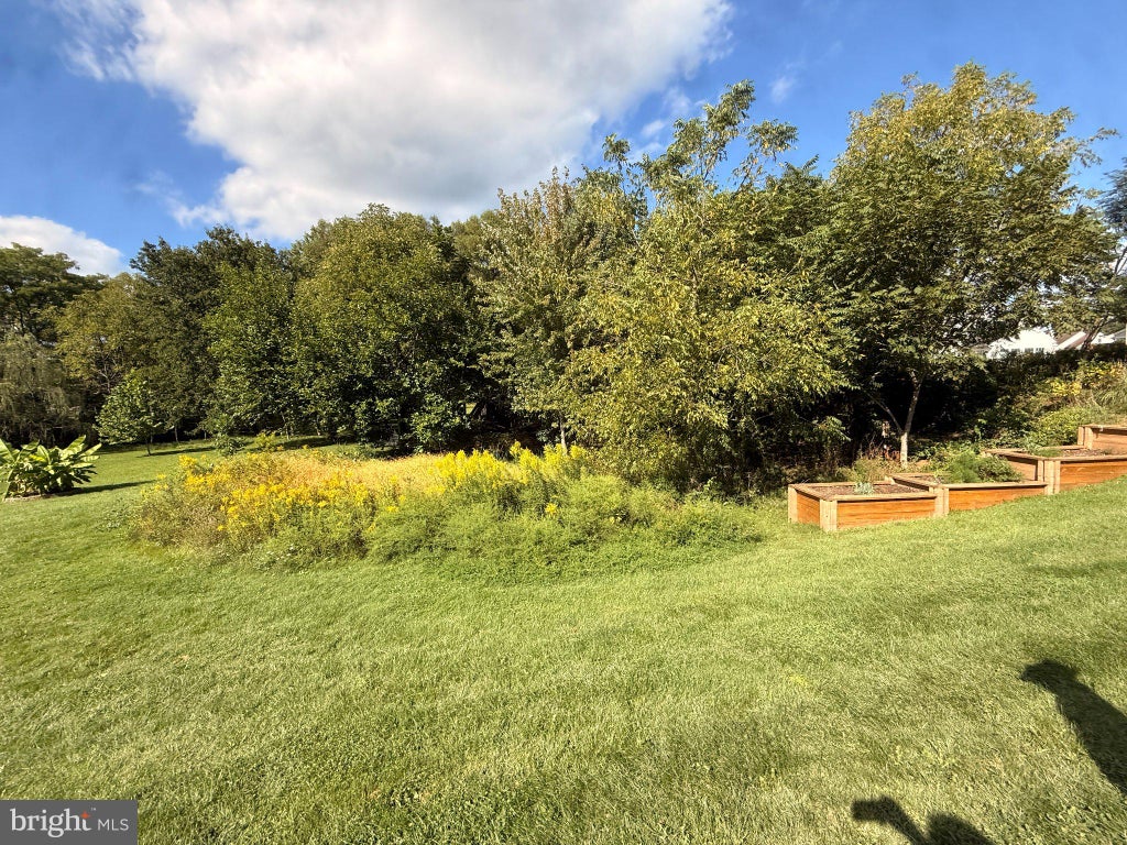 Photo of 243 Kingsbridge Drive, LITITZ, PA 17543 (MLS # PALA2095958)