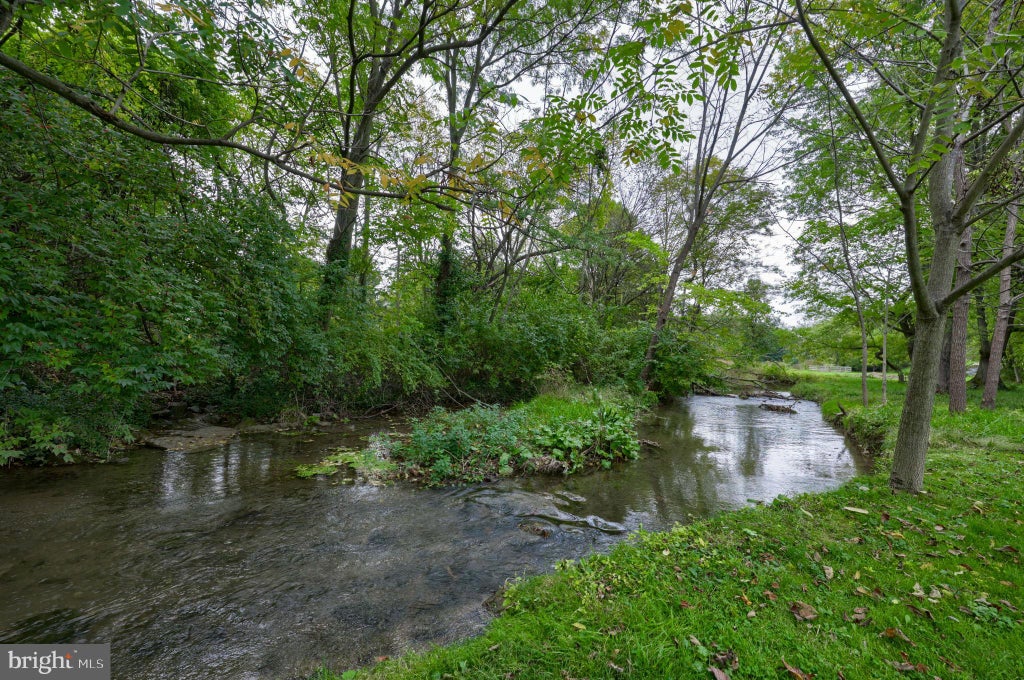 Photo of 243 Kingsbridge Drive, LITITZ, PA 17543 (MLS # PALA2095958)