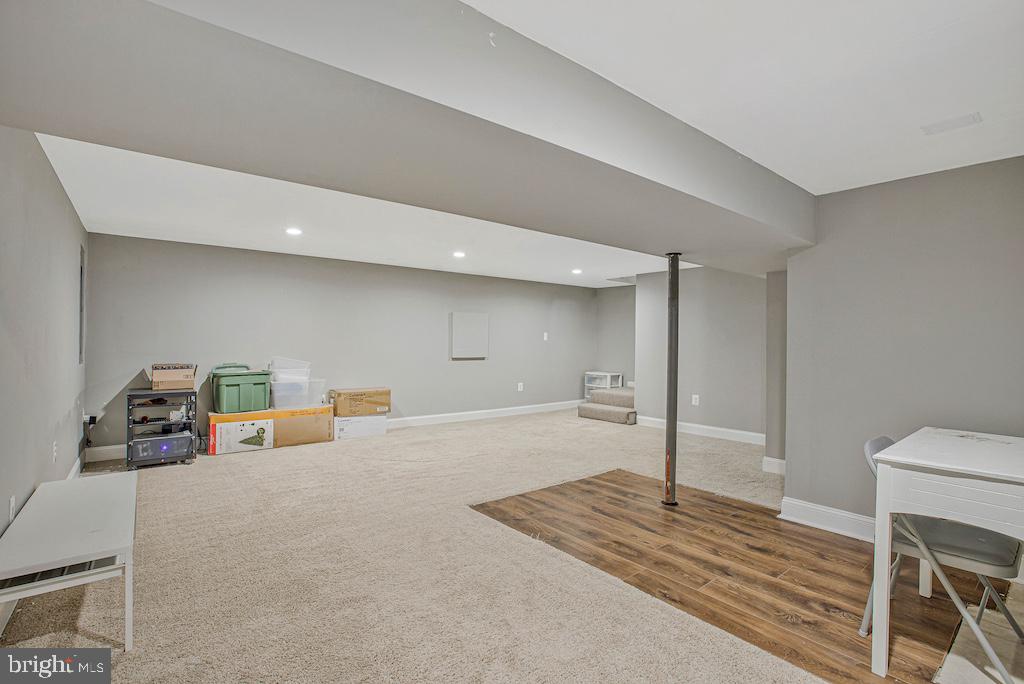 VILLAGE OF OAKLAND MILLS - Residential