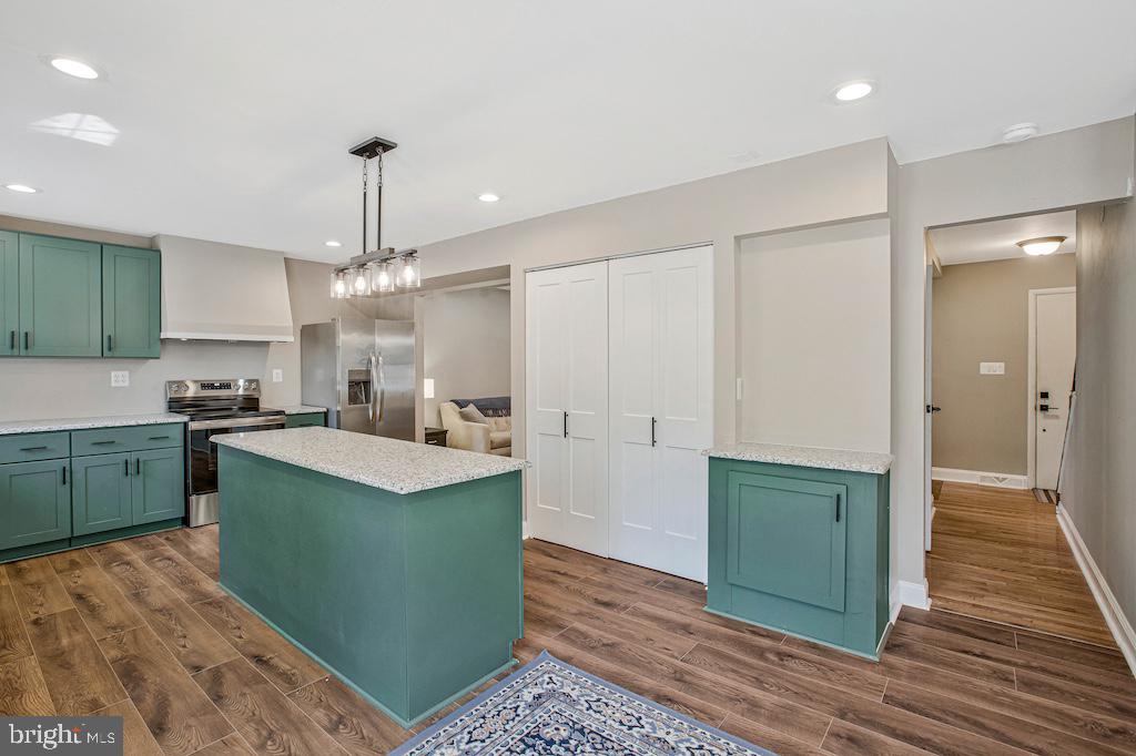 VILLAGE OF OAKLAND MILLS - Residential