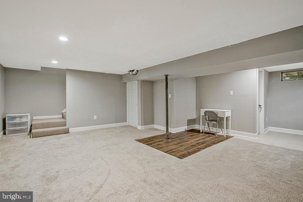 VILLAGE OF OAKLAND MILLS - Residential