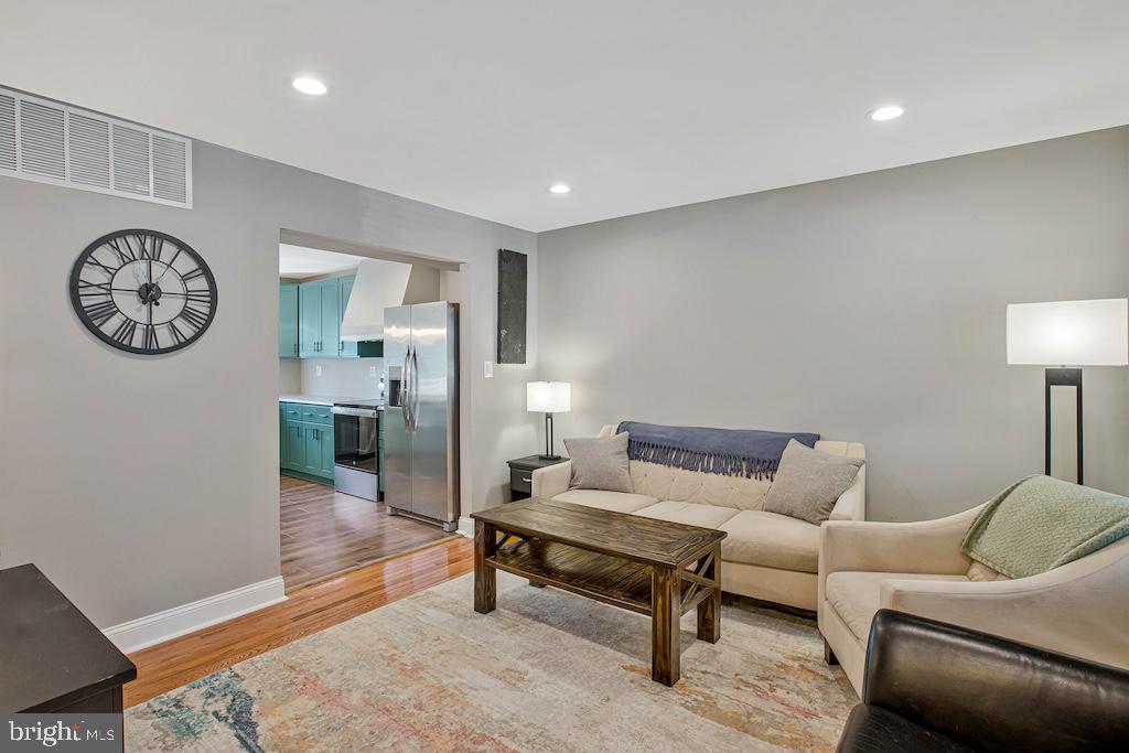 VILLAGE OF OAKLAND MILLS - Residential