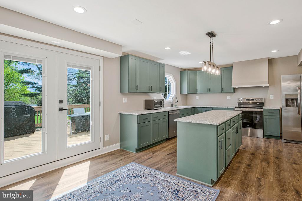 VILLAGE OF OAKLAND MILLS - Residential