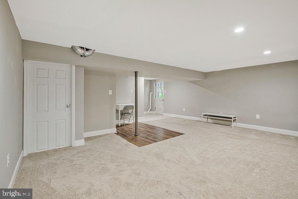 VILLAGE OF OAKLAND MILLS - Residential