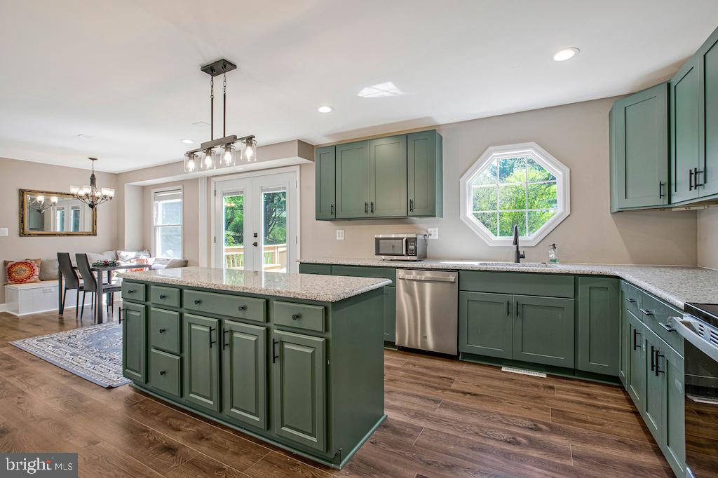 VILLAGE OF OAKLAND MILLS - Residential