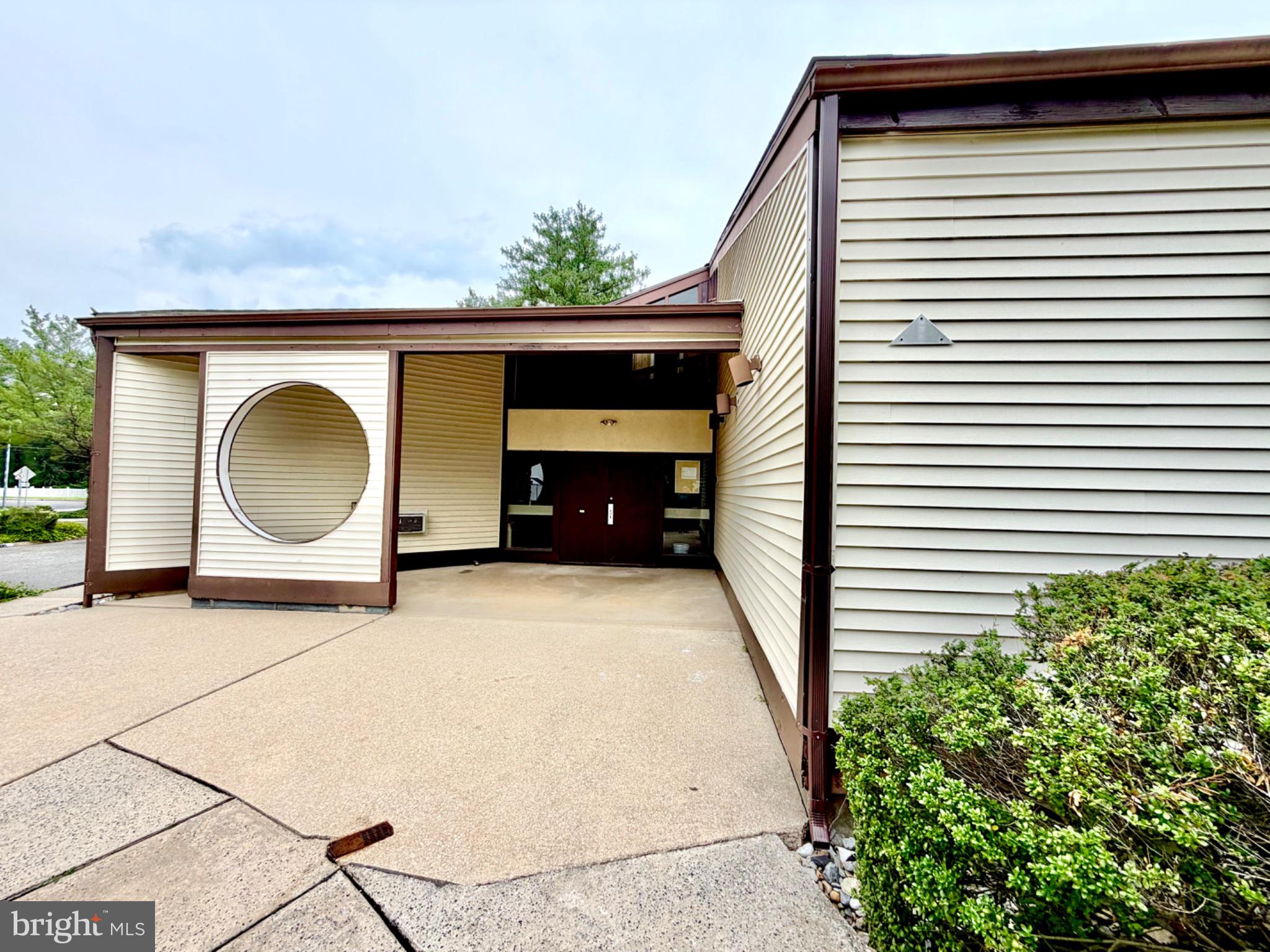 38 CHISWICK DRIVE